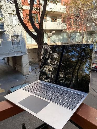 FAW: Intel Core i5, 4 GB, 13.3 " — 1