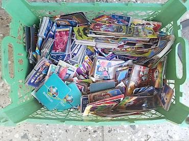 Salam illərdir yığdığım kartları satıram 5 minə yaxın kartım var real — 8