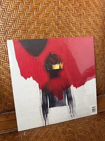 RED / LIMITED EDITION Məhsul: “ANTI” – vinil albom (Rihanna) — 2
