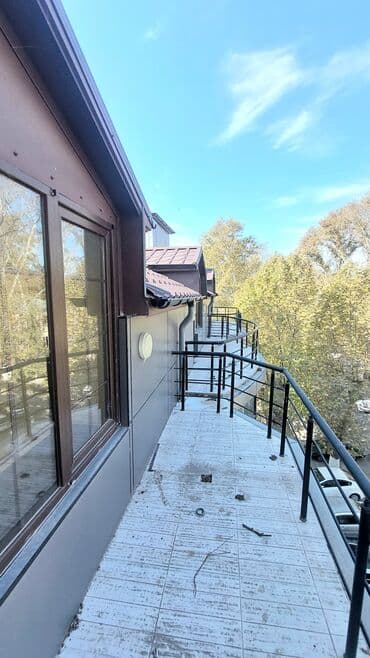 qəbələ kirayə evlər günlük: İcareye verilir. Göyçay ş. tam mərkəzdə çox əla yerdə 3 mərtəbə + — 5