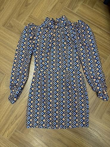 cins: Qadın geyim dəsti – 4 parçadan ibarət 1) Mavi “mom fit” cins şalvar - — 4