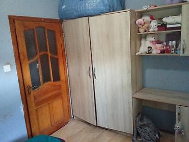 Əmircan 3 otaqlı ev.Kupça var.Yola yaxın yerdə yerləşir.Marșrutlar — 1