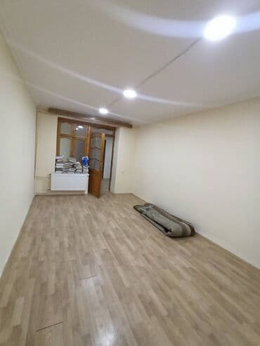 аренда торгового места в магазине: Nərimanov metrosuna yaxin Aga Neymetullada ümumi sahəsi 100 kv,m olan — 4