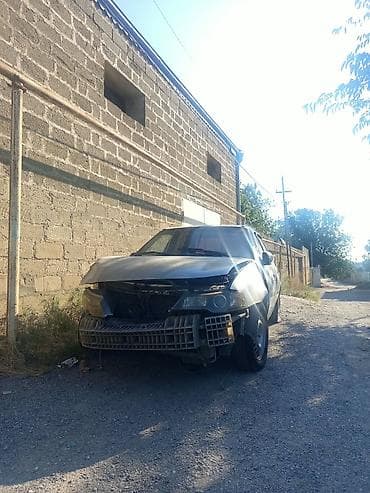 e39 oturacaq: Avtomobil: Daewoo Nexia (sedan), gümüşü rəng Kuzov: 4 qapı, arxa — 4