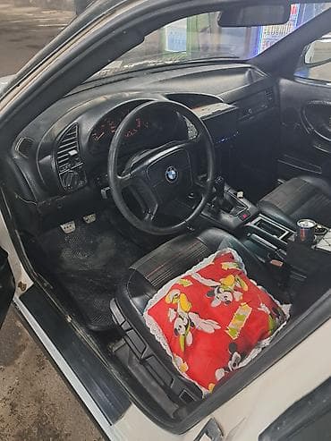 bmw 550: BMW 3 series: 1.8 l | 1992 il Sedan — 5