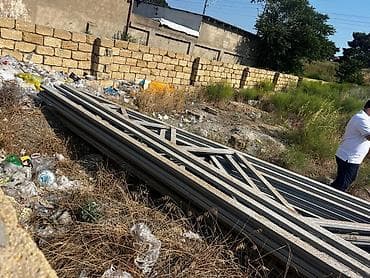11 ədəd ferma satılır. Hər birinin uzunluğu 22 metr, hündürlük 1.80 — 3