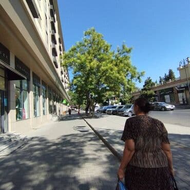 ağ şeher evler: Gənçlik metrosunun yaxınlığında Atatürk parkına yaxın 9 mertebeli — 6