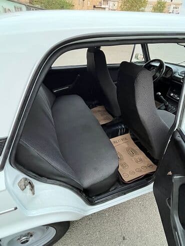 ваза напольная керамическая высокая: VAZ (LADA) 2106: 1.1 l | 1990 il 2500 km Sedan — 2