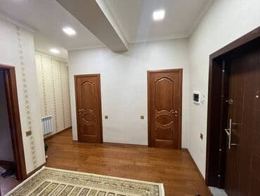 1 ci mikrorayon satilan evler: 2 otaqlı, Yeni tikili, m. Həzi Aslanov, 90 kv. m — 8