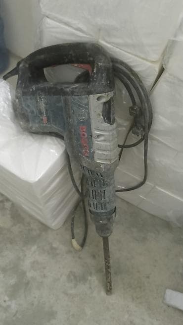 çekic: 2 dənədir istəyən yaza bilər. 1500 waltdur. markası bosch dur. gbh — 2