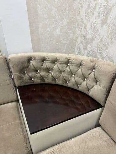 sultan kunc divan: Künc divan, Divan — 3