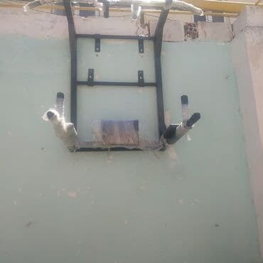 Divara bərkidilən turnik evdə və ya kiçik idman zallarında məşq üçün