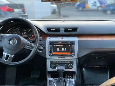 фольксваген пассат сс: Volkswagen Passat CC – ağ rəngli, zərif 4 qapılı kupe-sedan. Xarici — 10