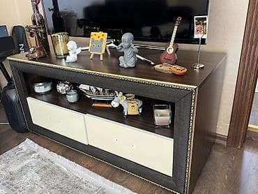 divarda kitab refi: Düz TV altlığı, Polkalı, Laminat — 1
