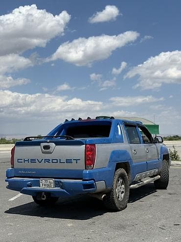 e 250 mercedes: Chevrolet Avalanche: 3.2 l | 2002 il Pikap — 4