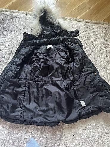 Üst geyimləri: Qız uşağı üçün qara qış gödəkçəsi - Rəng: qara, parlaq teksturalı — 3