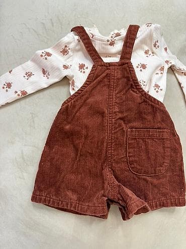 varatnikli koynekler: Bu dəstə şirin və praktik uşaq kadife kombinezonu və üzərində gül — 2
