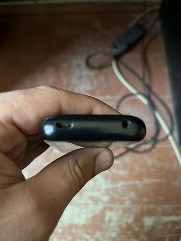 philips xenium x525: Nokia 5310, rəng - Qara, Düyməli — 4