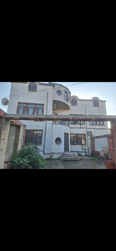 centralni bineqedi: 3 kv. m, 5 otaqlı, İşıq — 1