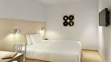 Telebeler ucun aylig 100 manat kiraye yatakxana komunal pulsuz