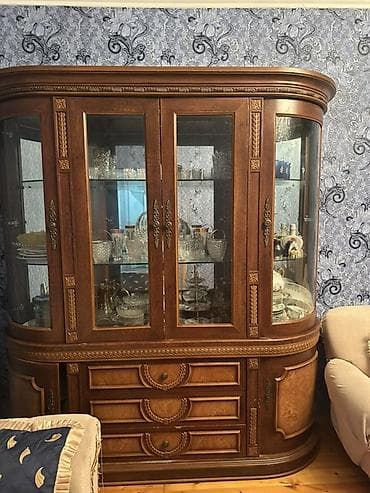 Klassik üslubda qonaq otağı üçün mebel dəsti iksi bir yerde 290 manat