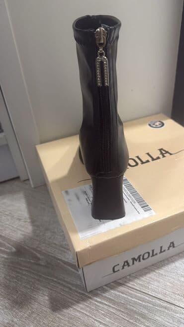 Ölçü: 39.5, rəng - Qara, Yeni