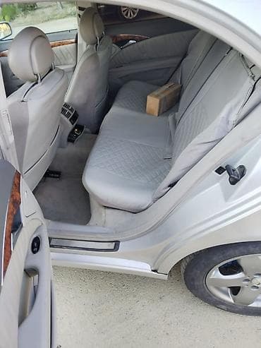 2000 bmw 320i: Mercedes-Benz E-Class: 2.7 l | 2002 il Sedan — 8