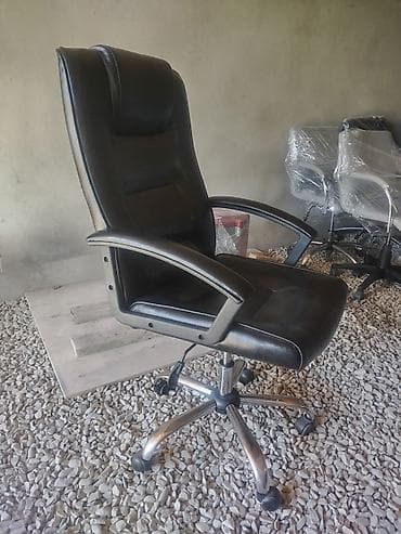 Офисные столы: С колесиками, Рукояти регулируются, Кожа — 2