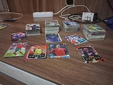 Futbolçu kolleksiya kartları dəsti - Dəstdə müxtəlif liqa və