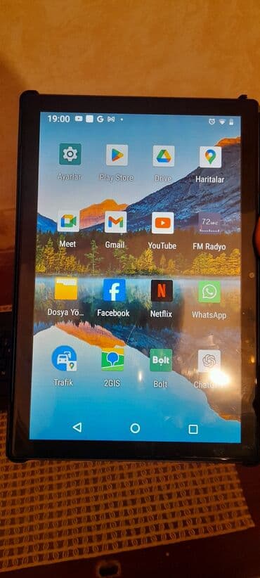 ən ucuz planşetlər: Android planşet - Ekran: təxminən 10 düym toxunmalı ekran, üçlü — 1