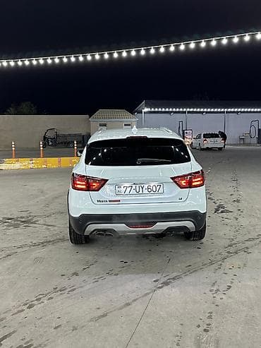 skoda yeti: Lada Vesta SW Cross – ağ rəngli, şəhər və ailə istifadəsi üçün praktik — 5