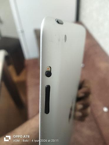 16 ram: İşlənmiş Apple iPad 4 (2012), 9,7", < 64 GB, Ödənişli çatdırılma — 3