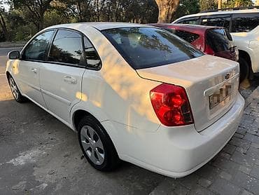 opel tigra 2005: Chevrolet Lacetti: 1.8 l | 2008 il 250000 km Sedan — 4