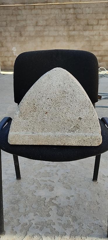 çilədağı bitkisi rus dilində: Beton dekorativ küp/üstlük daş su süzən daş yaxşı vəziyyətdədir.ünvan — 7