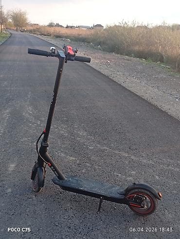 Toba ST-350 Elektrikli skuter - Rəng: qara, qırmızı detallarla -