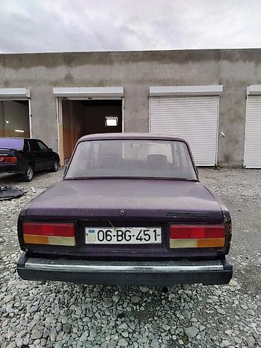 prado 120 kuza: VAZ 2107 sedan - Kuzov: 4 qapılı sedan, bənövşəyi rəng. Klassik — 4