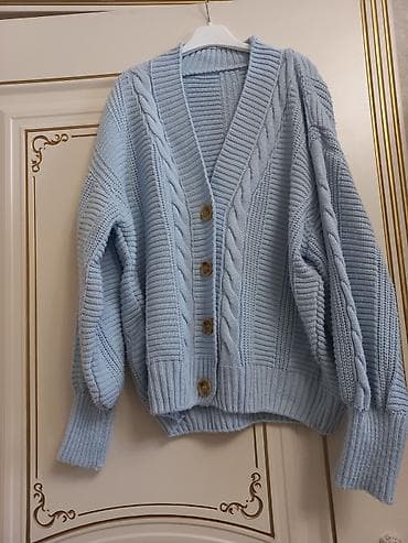 ağ saroçka: Hər biri 10 azn. ilk ikisi s-m razmer. saroçkalar oversize modeldir — 9