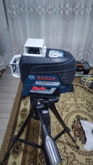 data kabel lan: Bosch Professional lazer niveliri + üçayaqlı stativ - Marka/model — 1