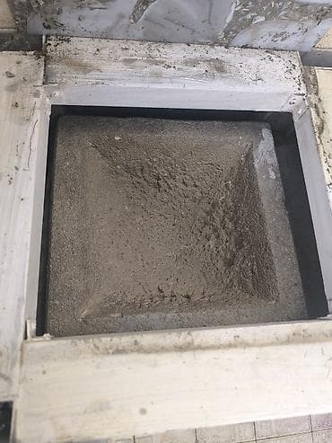 ev eşyalar: Həyət evi və bağ evləri üçün nəzərdə tutulmuş su daşi satılır. 9 litr — 4