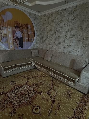 divan olcusu: L formalı künc divan - Rəng: açıq bej/krem tonlarında, naxışlı parça — 4