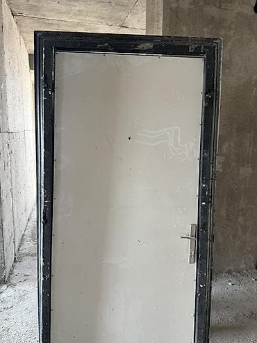 col qapilar: Dəmir giriş qapısı - Material: möhkəm metal konstruksiya, polad qutu — 2
