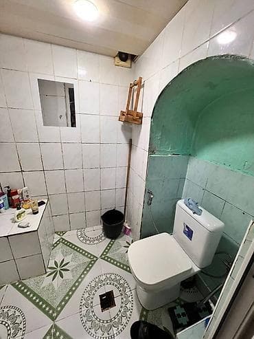 room: Səbail rayonu Talstoy kücəsi Maqdonels-ə yaxın 2\1-ci mərtəbəsində 1 — 2