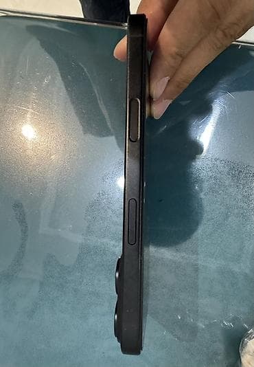 korpuslar: IPhone 16, Qara, Face ID — 6