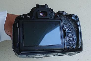 650d: Canon EOS 650D + ulanzi vl110 Xüsusiyyətlər: - Sensor: APS-C (18 MP) — 2
