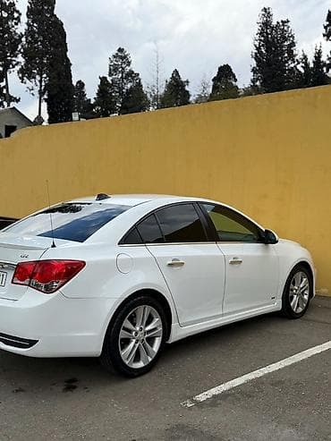 maşın nol altı: Chevrolet Cruze: 1.4 l | 2015 il 198000 km Sedan — 5