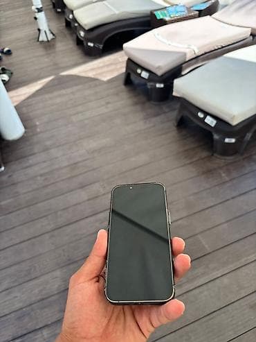 apple mini: IPhone 13 Pro, Qara, Face ID — 2