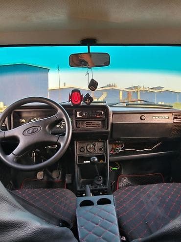 vaz 2107 abirsofka: VAZ 2107 sedan Xüsusiyyətlər: - Kuzov: 4 qapılı sedan, qaranın — 8