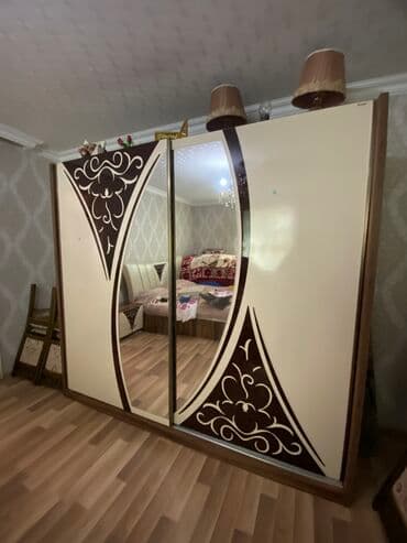 где купить старую мебель: 2 односпальные кровати, Шкаф, Трюмо, 2 тумбы, Б/у — 1