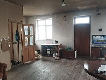 Geniş və işıqlı mənzil satılır/kirayə verilir. Xüsusiyyətlər: - Böyük