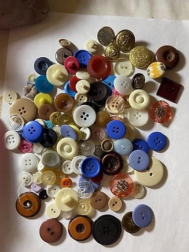 dekor ev: Müxtəlif növ düymələr 60-70 ilindi - Qarışıq materiallar: plastik — 3
